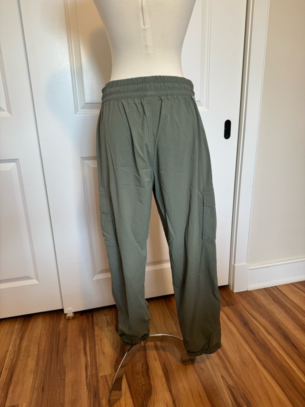 Vuori Birch Joggers- Army Green M - Picture 5 of 10